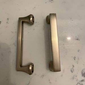 Cabinet Hardware pulls - 31 pieces, nickel finish (3-3/4-in Center to Center)